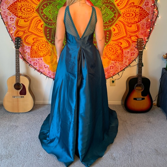 NWT Monique Lhuillier mesh inset ball gown in teal - Picture 5 of 8